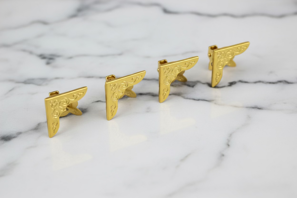 A set of corner clips