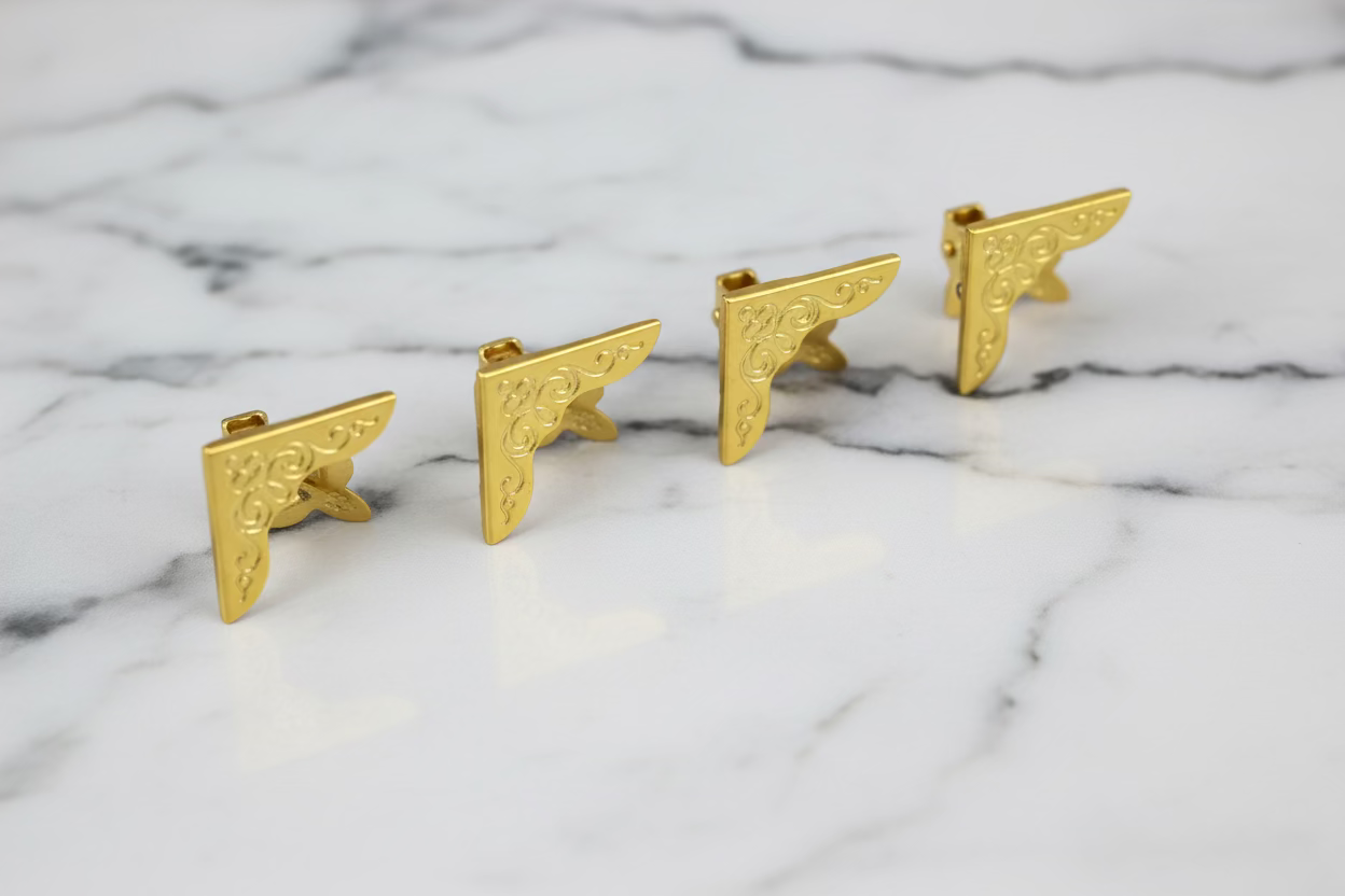 A set of corner clips